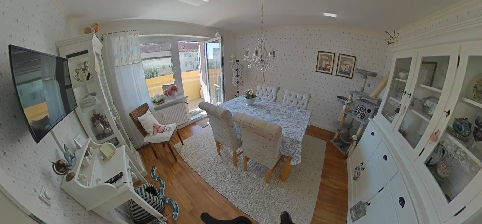 Wohn- und Essbereich einer 4-Zimmer-Eigentumswohnung in Rostock-Reutershagen (18069) – Referenzobjekt 5729.