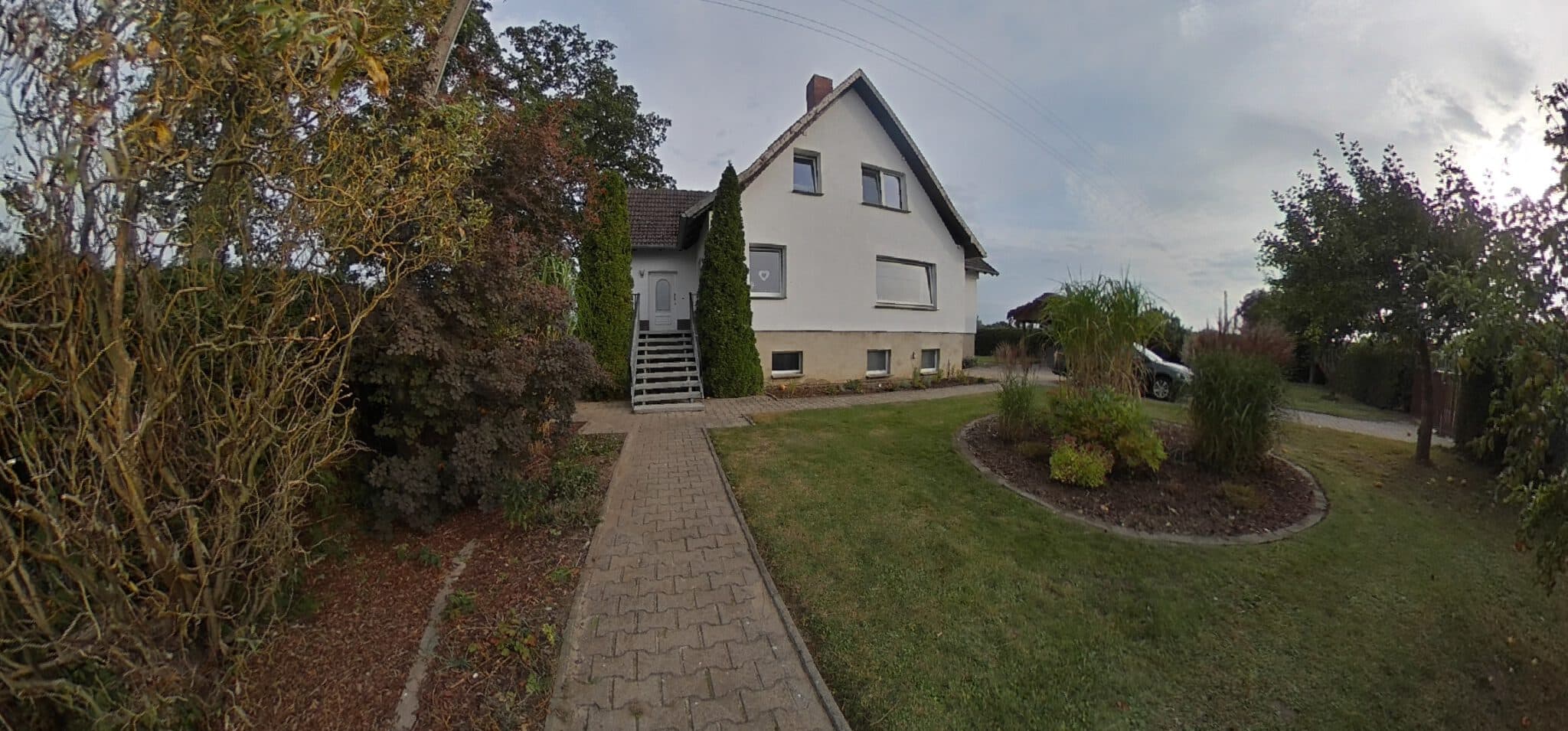 Außenansicht eines Einfamilienhauses in Lalendorf (OT Raden) nahe dem Radener See (ohne Adresse).