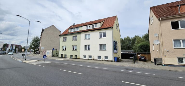 Straßenansicht eines Mehrfamilienhauses in Rostock – Referenzobjekt 5727.
