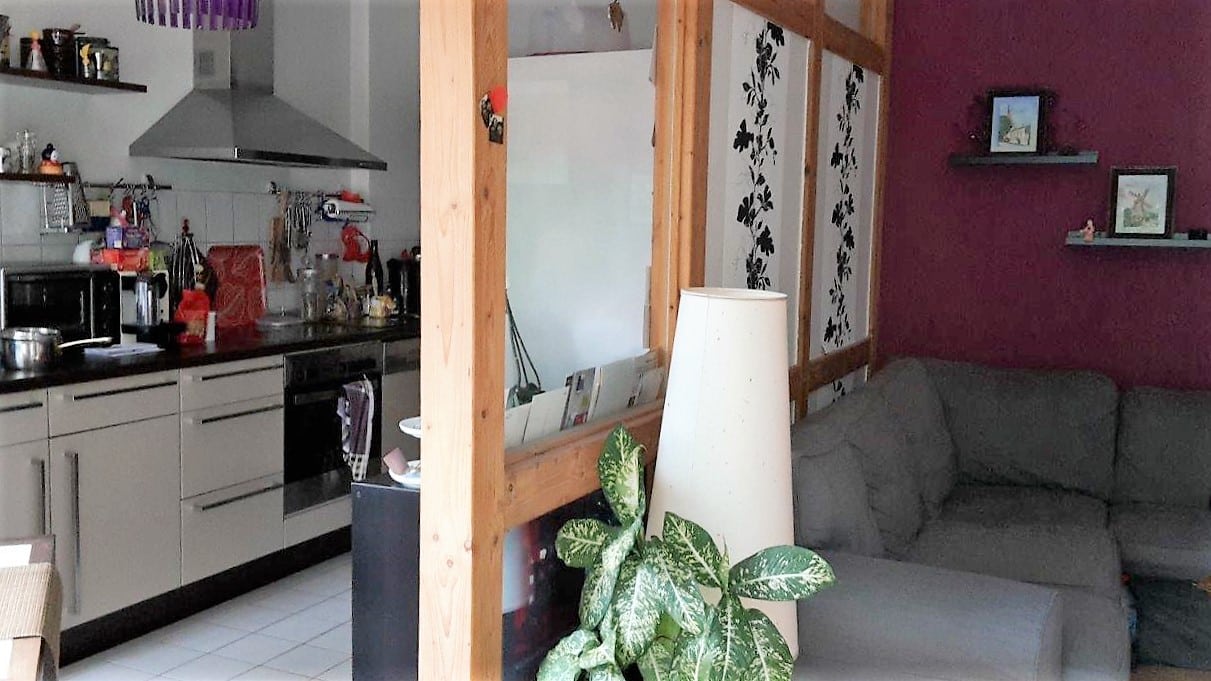 Wohnküchenbereich mit Raumteiler der Mietwohnung in Rostock-Stadtmitte – Referenzobjekt 5427 – Büchel Immobilien Rostock