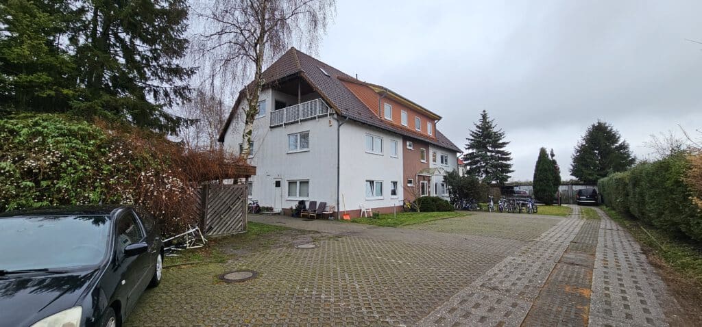 Außenansicht des Mehrfamilienhauses in Rostock-Evershagen – Referenzobjekt 5692 – Büchel Immobilien Rostock