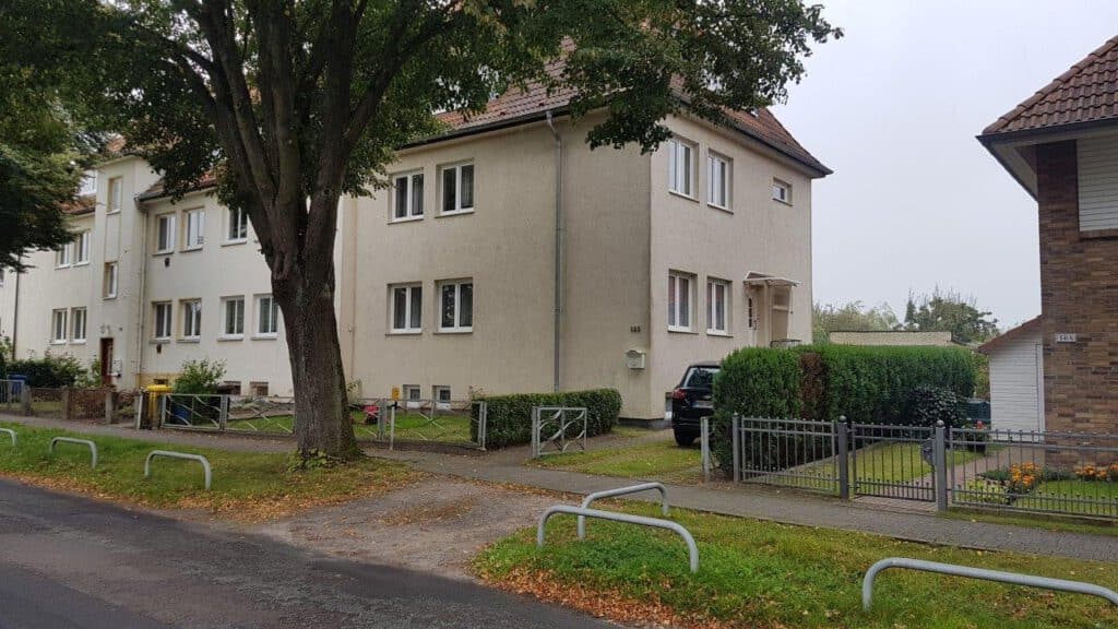 Außenansicht des Mehrfamilienhauses in Rostock-Südstadt (Schwaaner Landstraße) – Referenzobjekt 5575 – Büchel Immobilien Rostock