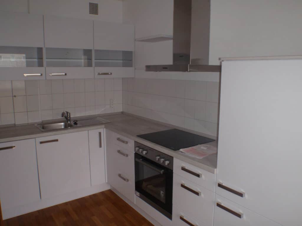 Küchenansicht der Eigentumswohnung in Rostock-Toitenwinkel – Referenzobjekt 5622 – Büchel Immobilien Rostock