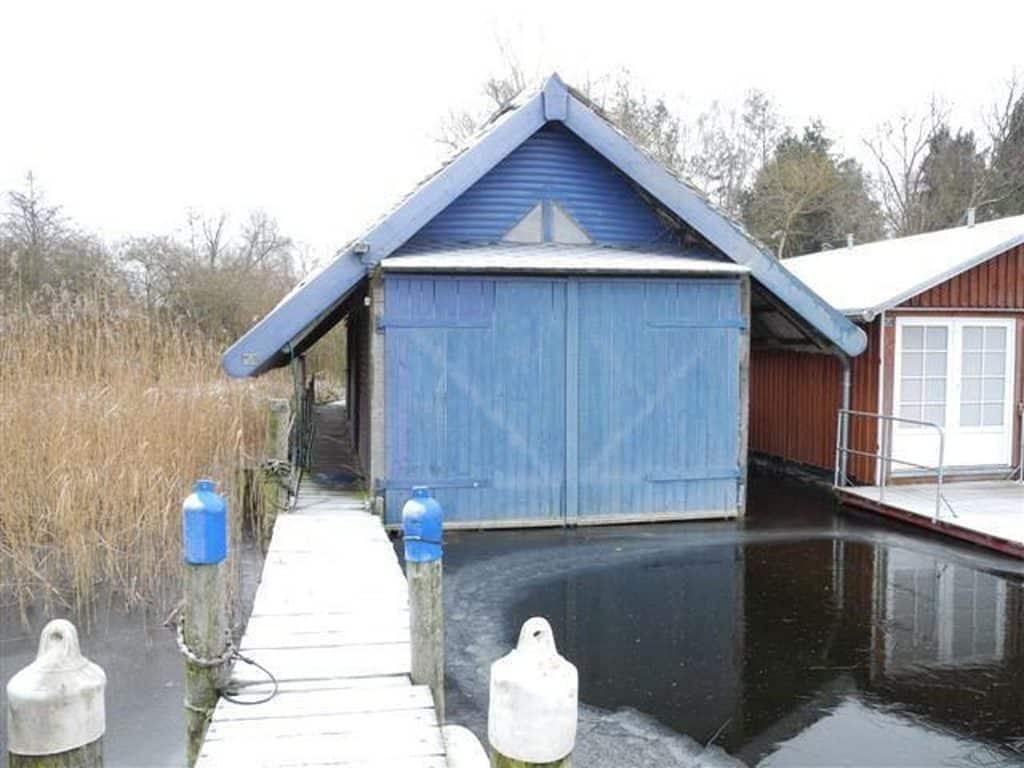 Bootshaus mit Steg am Jabelsee in Jabel (17194) – Referenzobjekt 471.