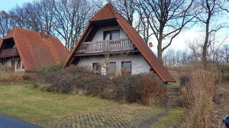 Nurdachhaus im Feriendorf Marlow mit Balkon und Gartengrundstück – Referenzobjekt 5604 – Büchel Immobilien Rostock