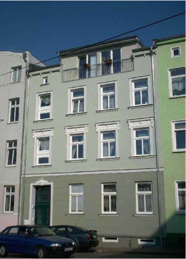 Mehrfamilienhaus in der KTV Rostock – Straßenansicht Gründerzeitfassade