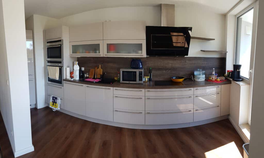 Küchenansicht der Mietwohnung in Rostock-Südstadt – Referenzobjekt 5640 – Büchel Immobilien Rostock